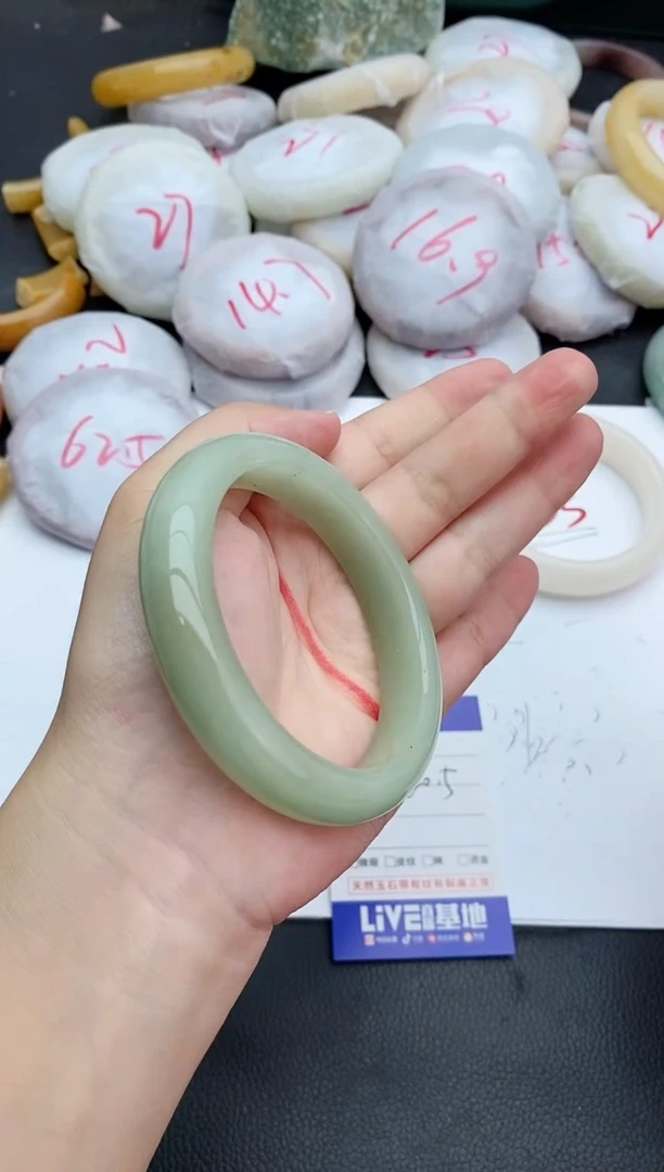 未镶嵌手镯石英质玉375+60.5