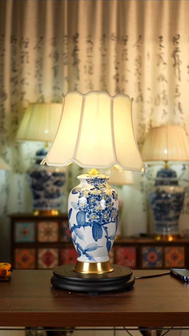 圆形款陶瓷台灯卧室台灯