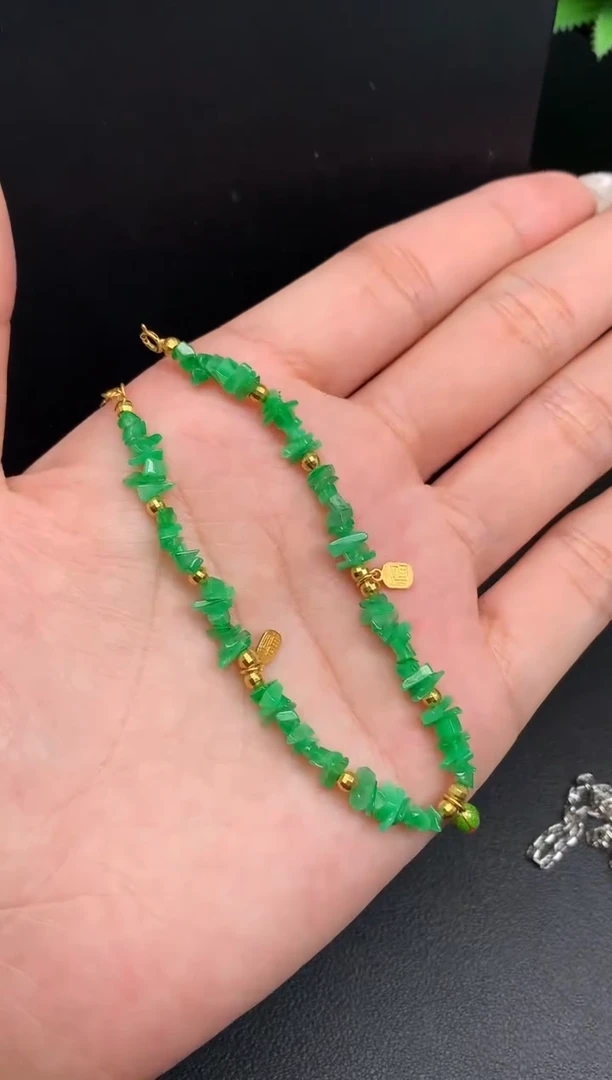 颈饰18K金镶嵌翡翠手链