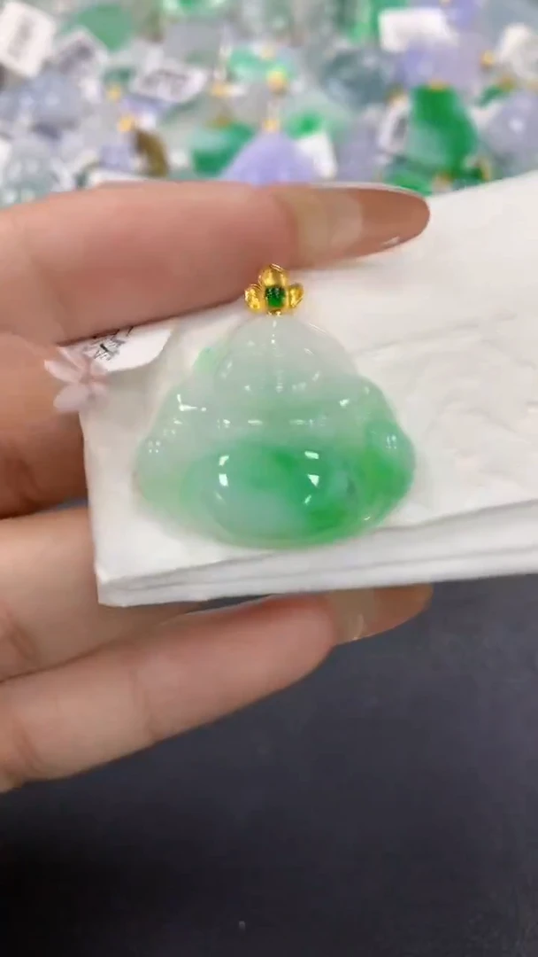 颈饰18K金镶嵌翡翠a货假一赔三支持复检百元上9元证书费自理