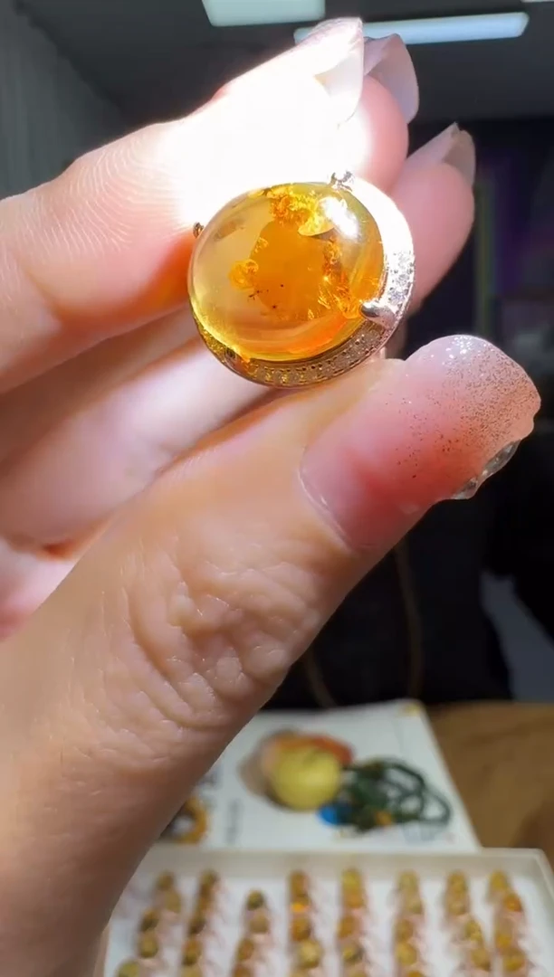 【闪购商品】琥珀戒指未镶嵌（多样性发其一）