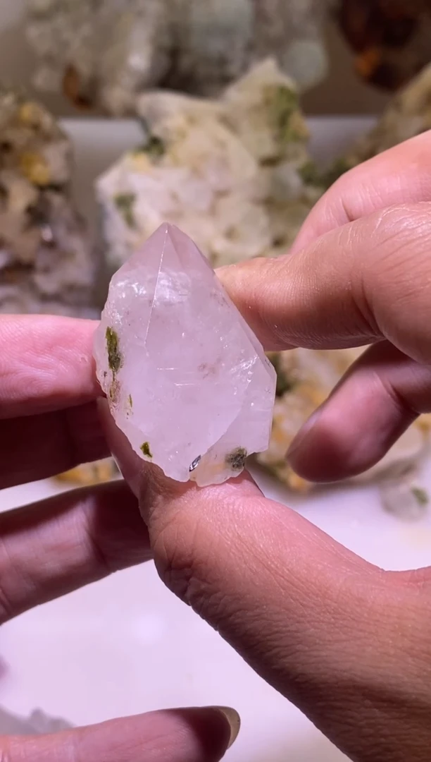 未镶嵌珠宝半成品水晶55号 带细闪绿帘单晶
