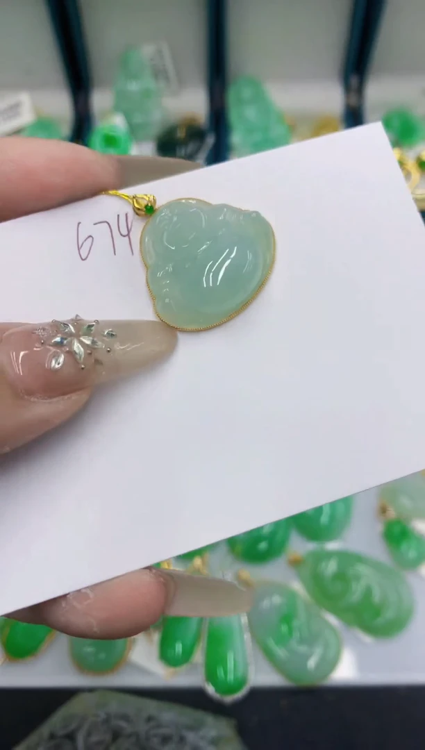 颈饰18K金镶嵌翡翠111111
