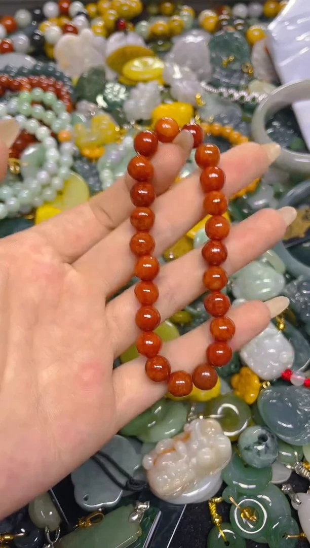 颈饰未镶嵌翡翠8MM/ T /翡翠A货，一件也是批发价