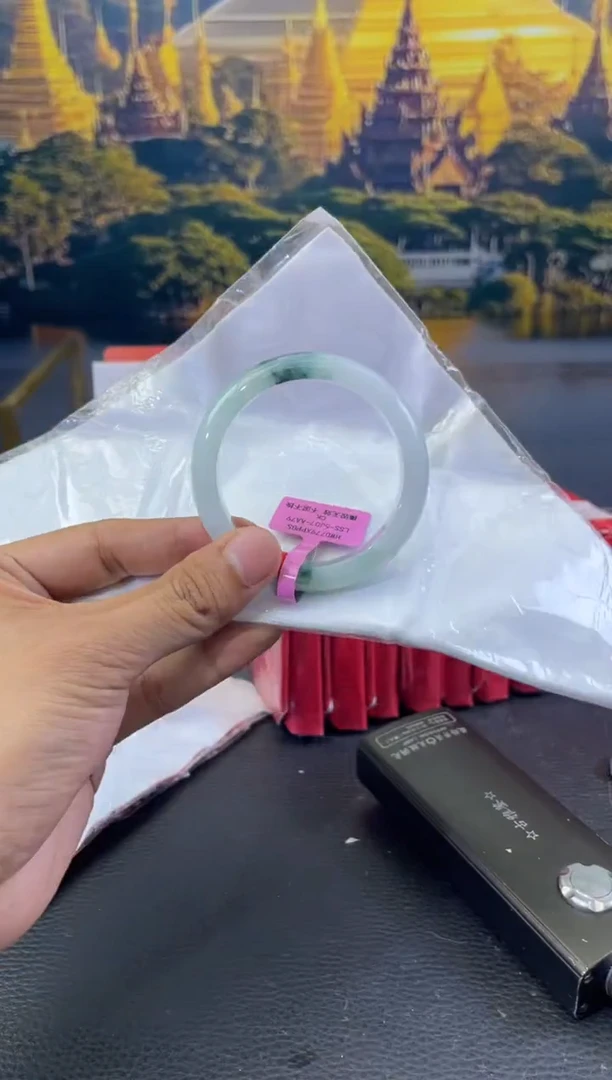 未镶嵌手镯翡翠3