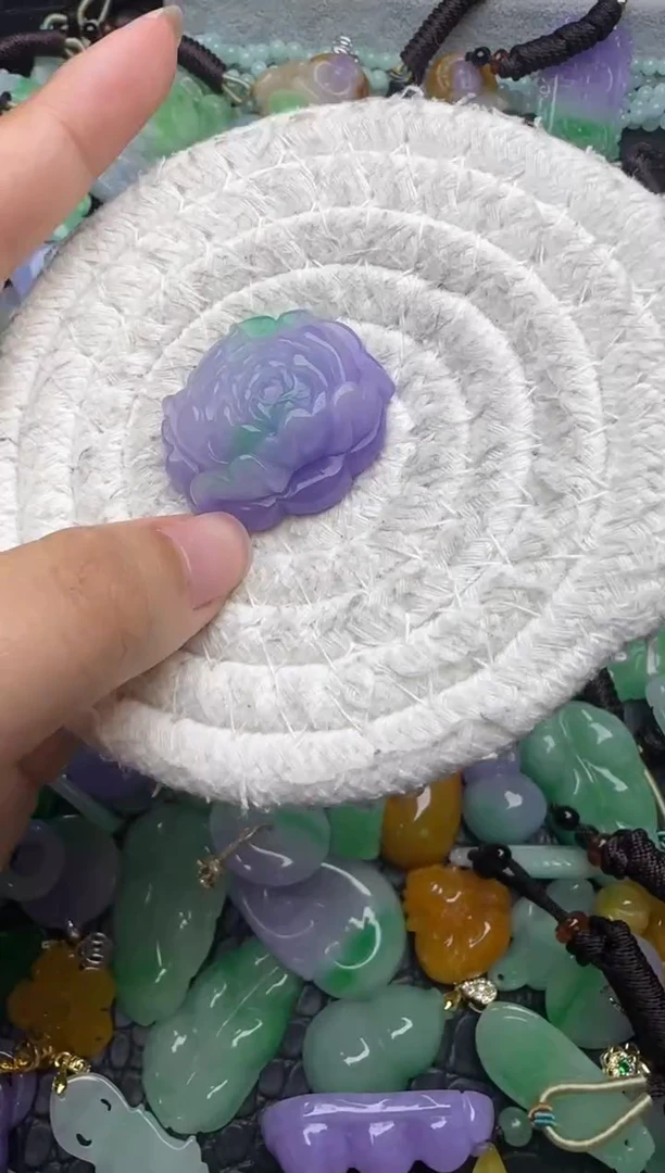颈饰未镶嵌翡翠缅甸翡翠吊坠