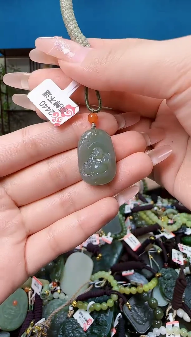 颈饰未镶嵌和田玉多样性发一