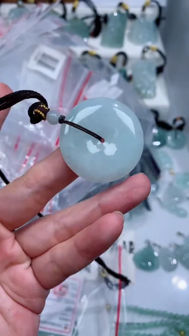 颈饰未镶嵌翡翠吊坠