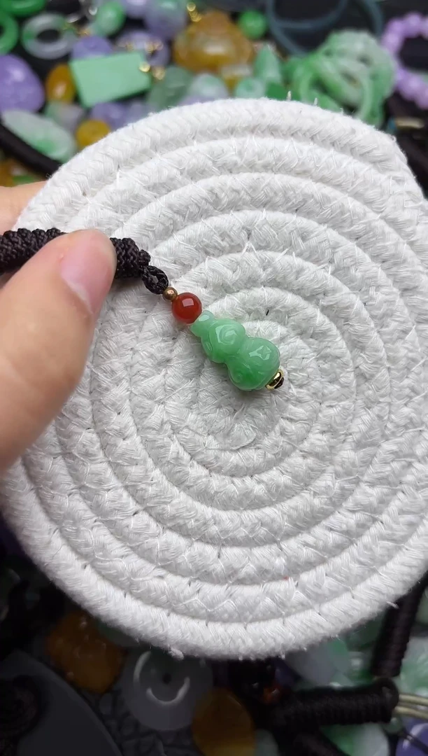 颈饰未镶嵌翡翠缅甸翡翠吊坠