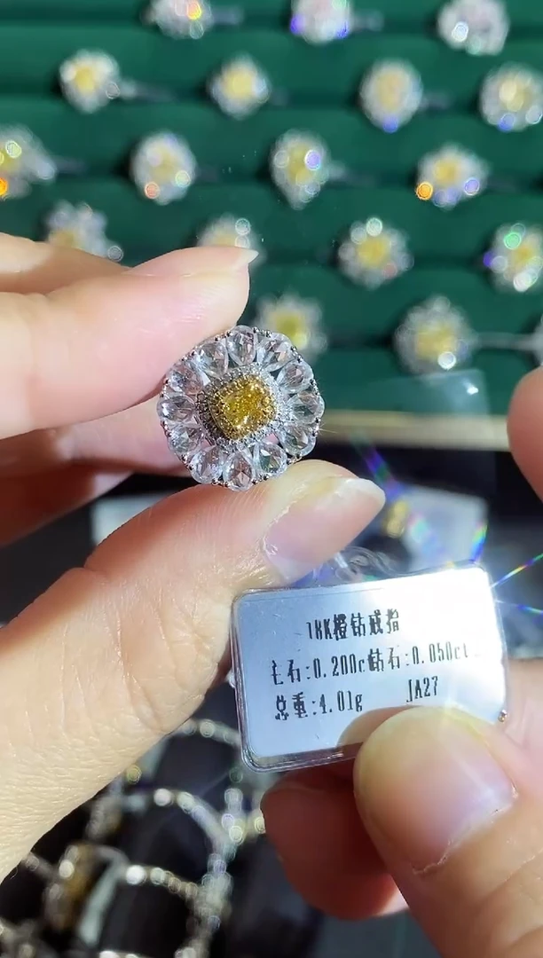 18K金镶嵌戒指钻石321