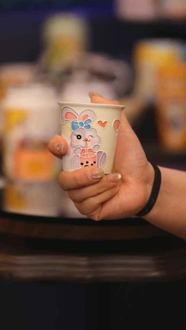 【闪购商品】摆件景德镇釉下彩绘设计师款式陶瓷