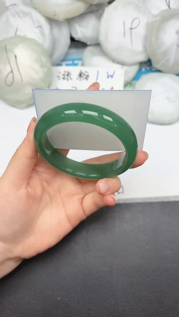 未镶嵌手镯石英质玉A356/61.4