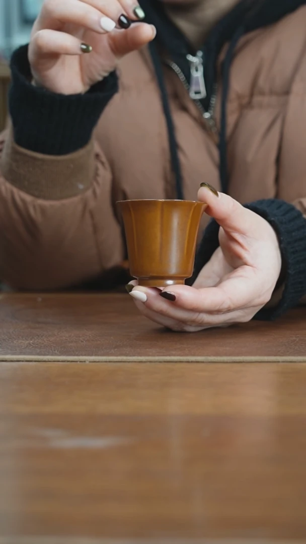 【闪购商品】杯景德镇紫金釉莲瓣口杯