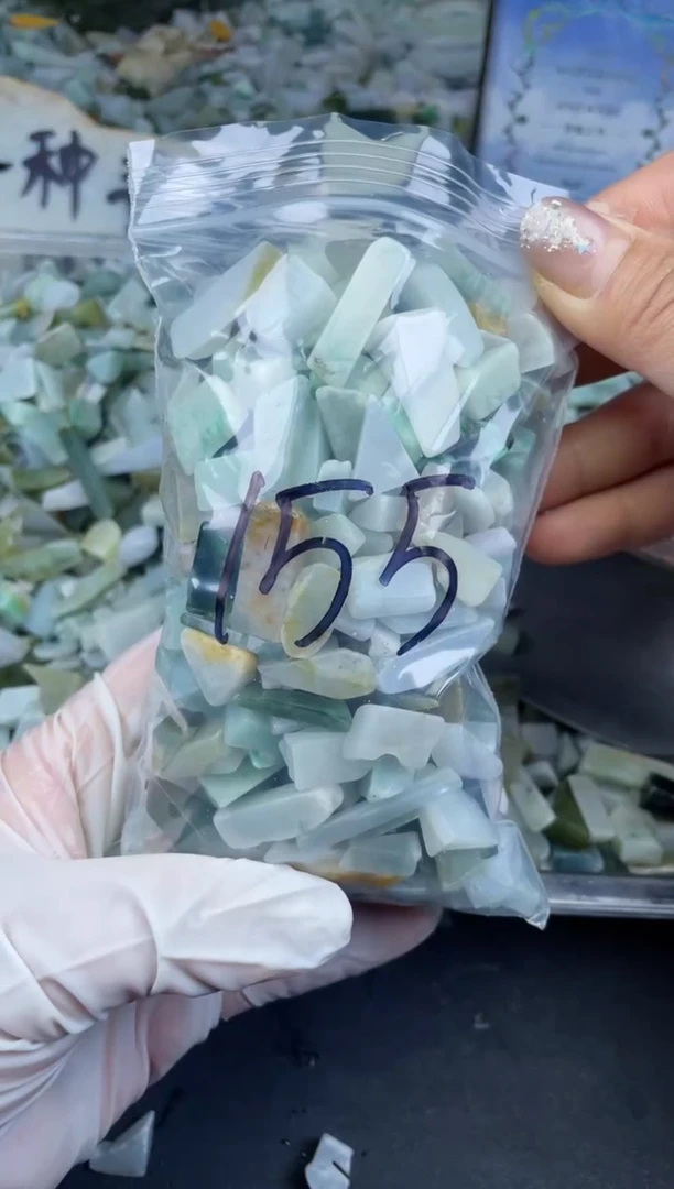 【闪购商品】翡翠颈饰未镶嵌天然翡翠小号500克155