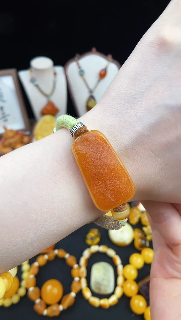 琥珀未镶嵌珠宝奇石柒月