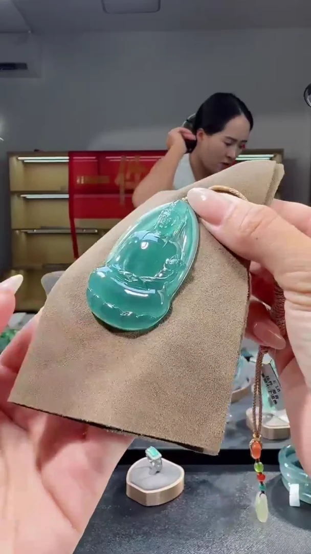 吊坠(不含链)未镶嵌翡翠观音