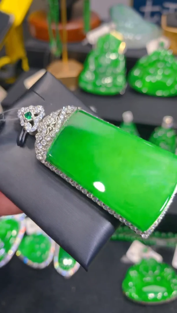 【闪购商品】翡翠颈饰银S925镶嵌一季