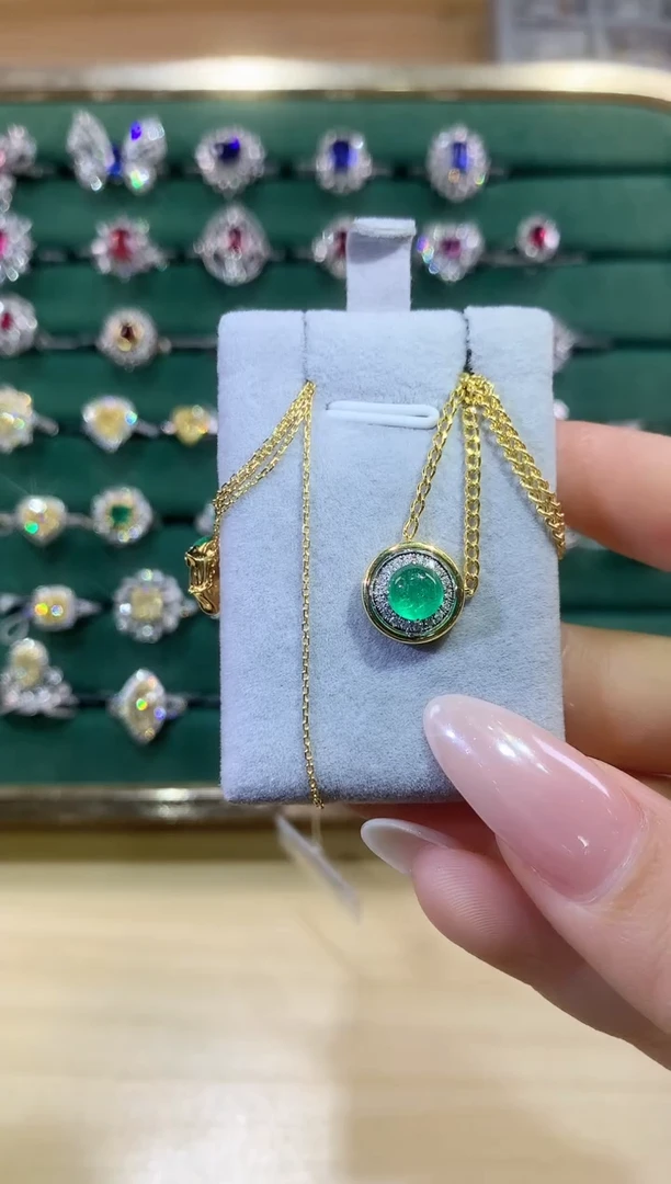 18K金镶嵌项链祖母绿项链