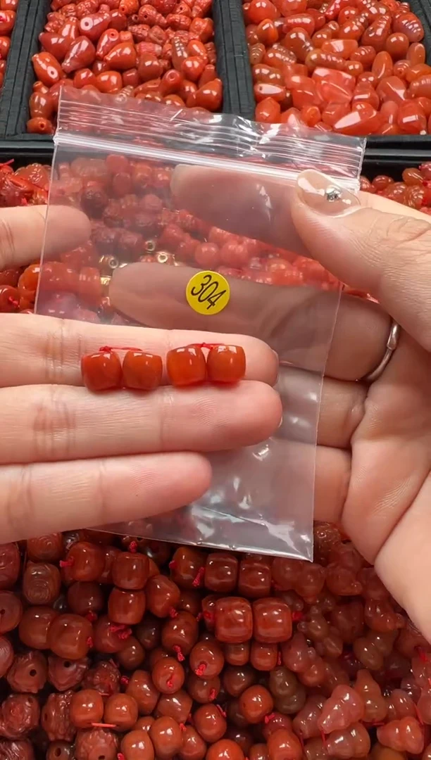 【闪购商品】南红玛瑙颈饰未镶嵌1