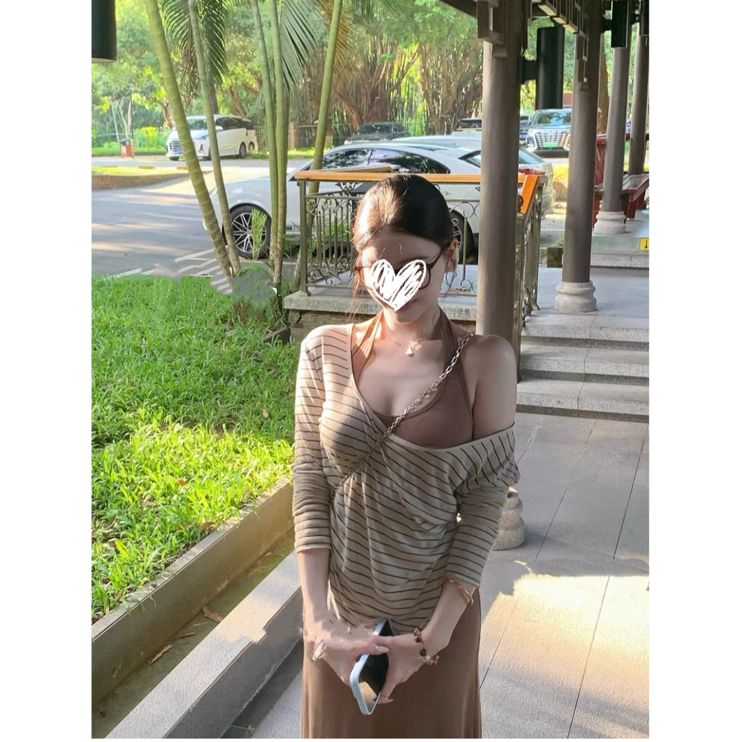 复古条纹长袖收腰显瘦打底罩衫上衣+挂脖气质修身连衣裙套装D727