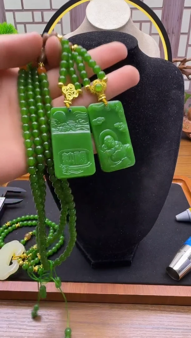 颈饰14K金镶嵌和田玉L31