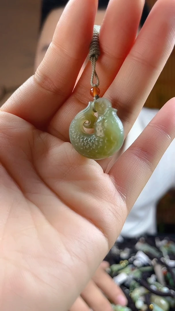 和田玉未镶嵌颈饰多样性发货，拍一发一