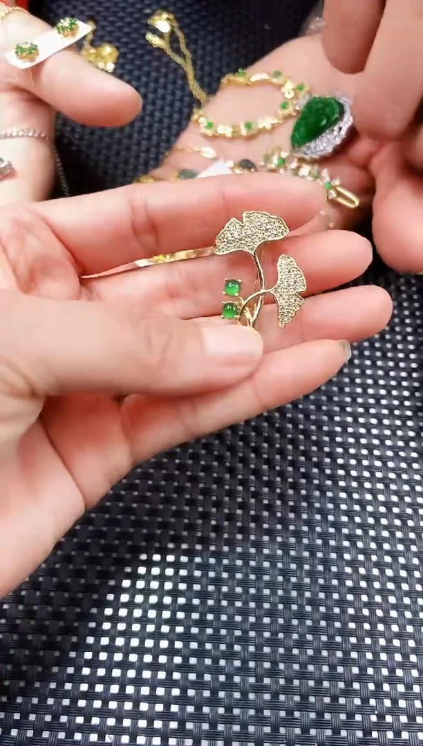 【闪购商品】翡翠吊坠(不含链)未镶嵌11111111