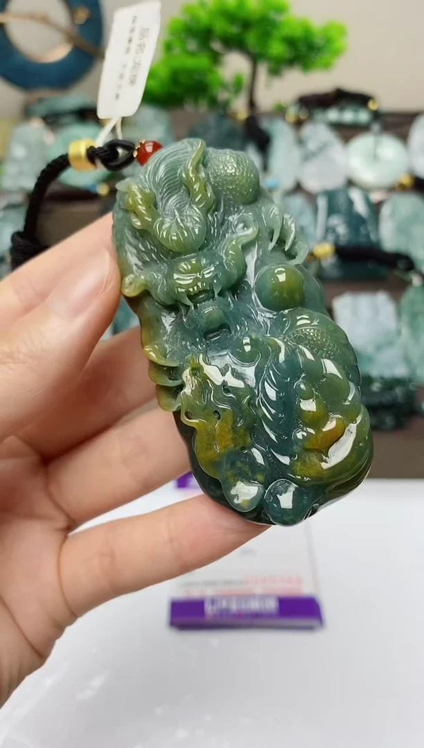 翡翠未镶嵌颈饰