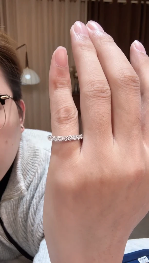 18K金镶嵌实验室培育钻石18k金10分圆钻排戒k白指围7