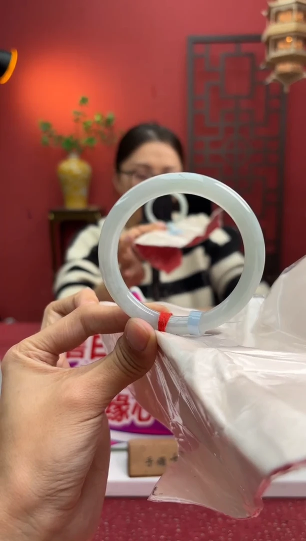 未镶嵌手镯（圆镯）翡翠翡翠手镯24