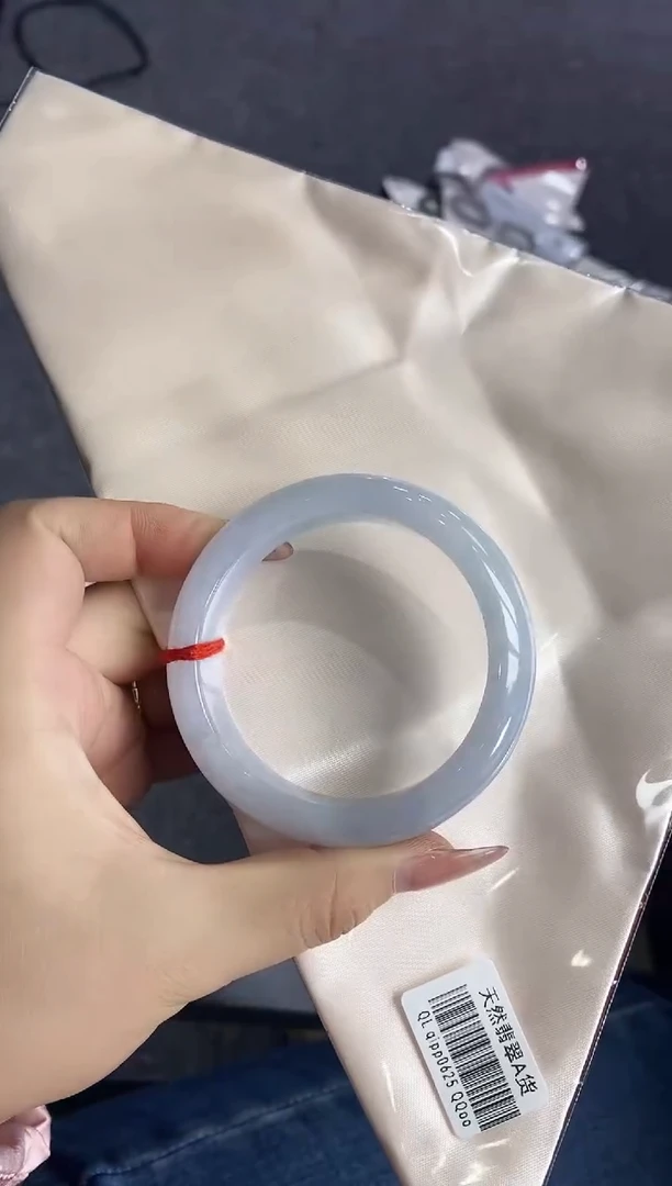 翡翠手镯未镶嵌水**妹翡翠手镯QL 50