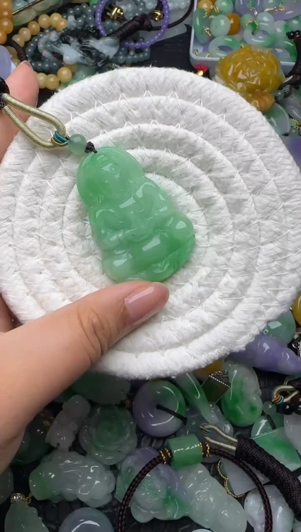 颈饰未镶嵌翡翠缅甸翡翠吊坠