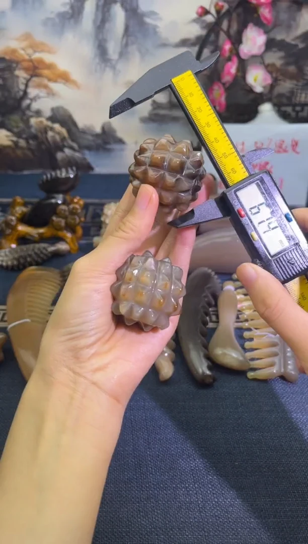 藏牦牛大暇捡漏刺球一对