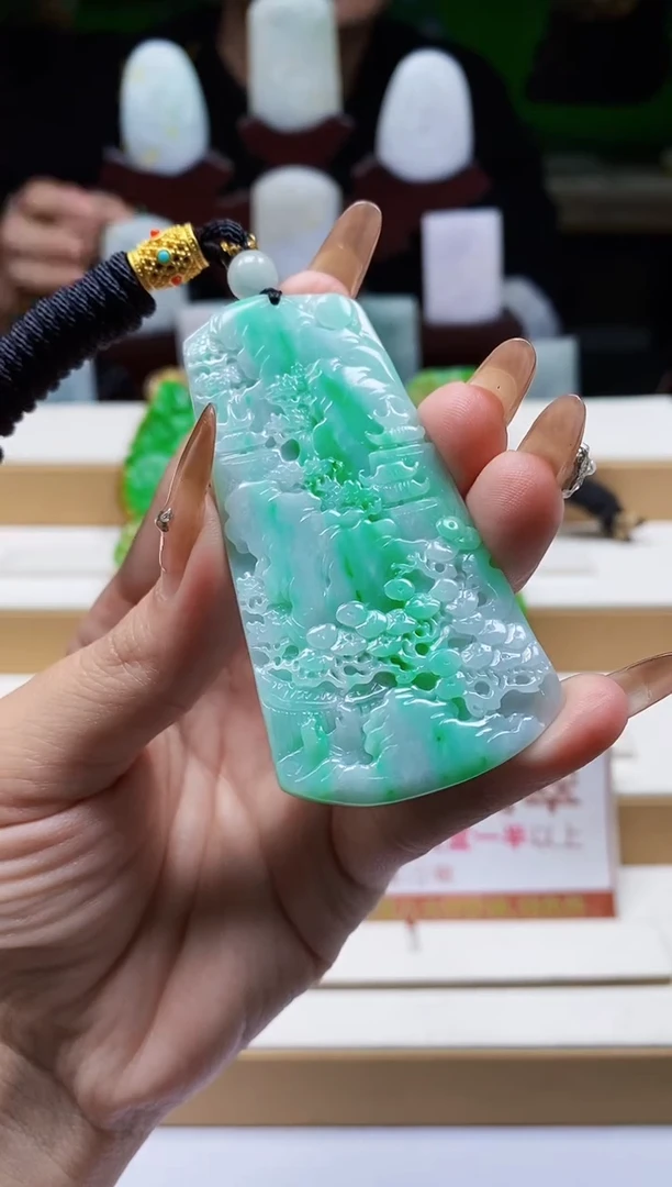 颈饰未镶嵌翡翠1