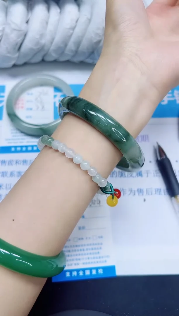 石英质玉手镯未镶嵌232/60.4