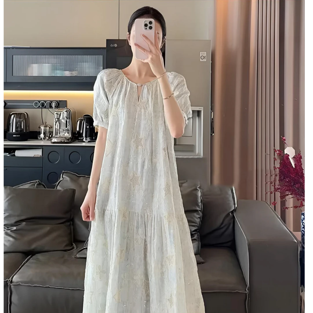 法式圆领夏季度假温柔风长裙女甜美宽松星星刺绣设计连衣裙裙子