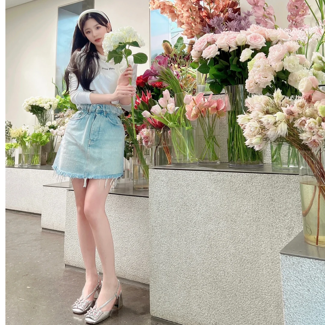 99新 MIU MIU/缪缪  aa7726/ 花苞牛仔显瘦短裙 / 42码显瘦