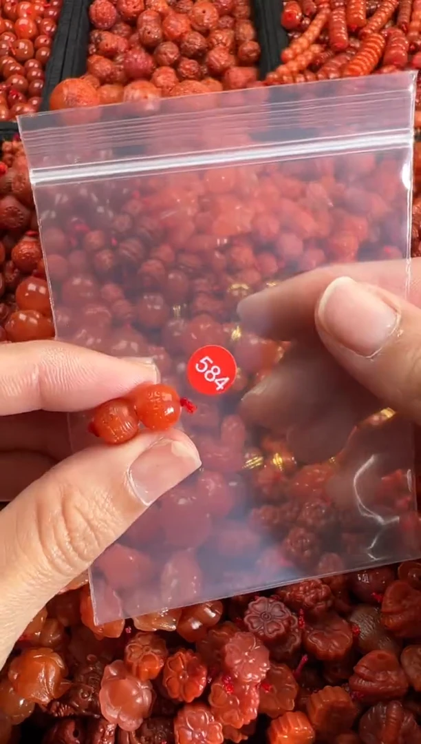 【闪购商品】南红玛瑙颈饰未镶嵌1