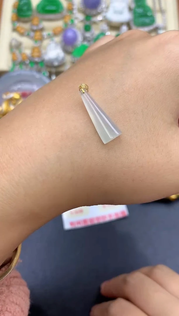 颈饰18K金镶嵌翡翠105-中国好珍宝