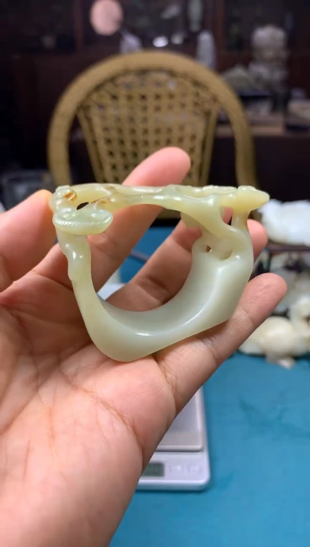 和田玉未镶嵌颈饰1