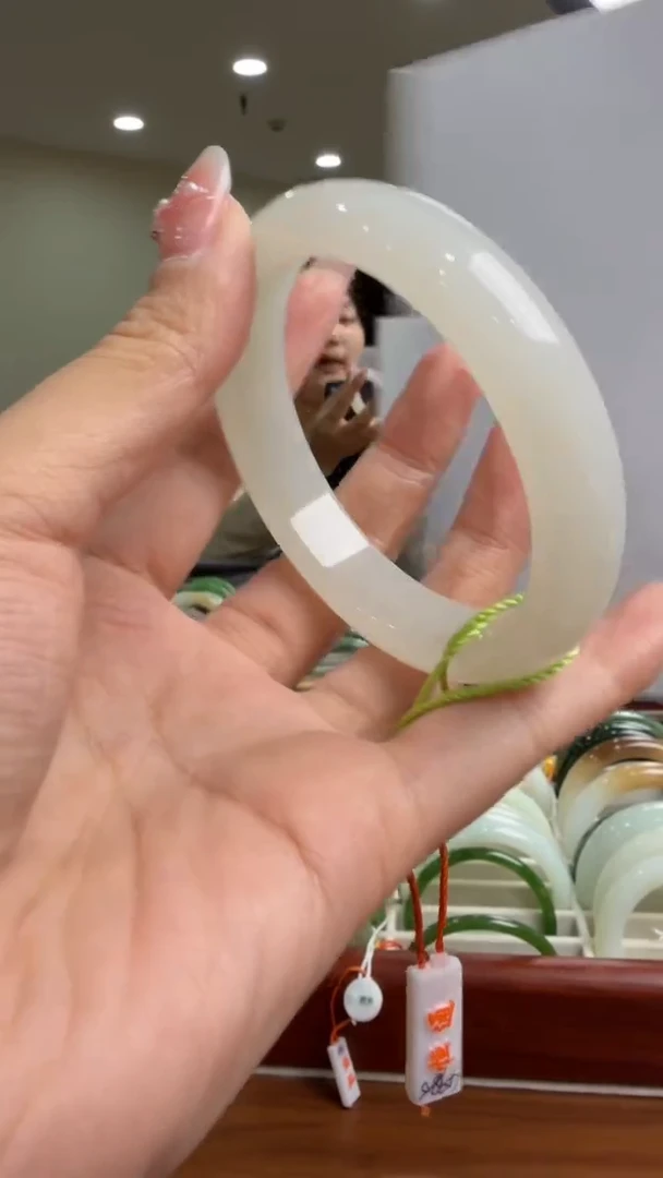 颈饰未镶嵌和田玉手镯59