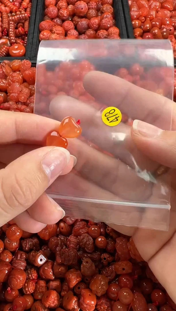 【闪购商品】南红玛瑙颈饰未镶嵌1