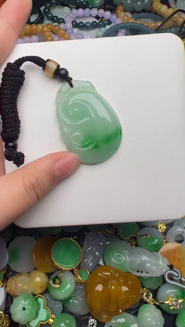 翡翠未镶嵌颈饰天然缅甸翡翠吊坠