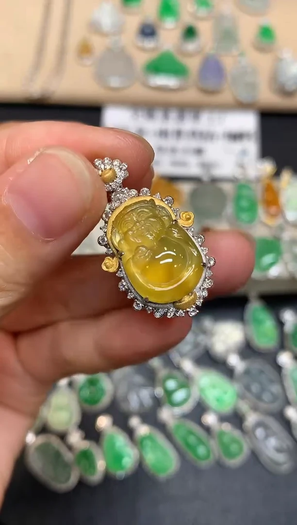 颈饰18K金镶嵌翡翠财神【无服务费