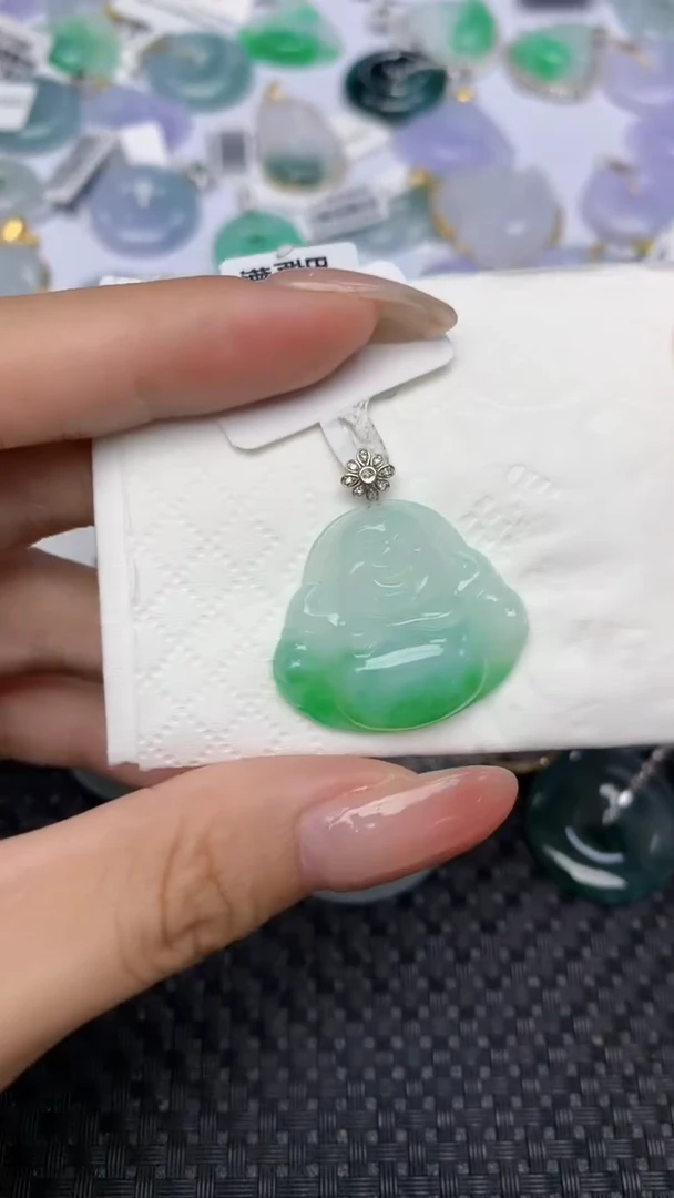 翡翠18K金镶嵌颈饰天然翡翠a货
