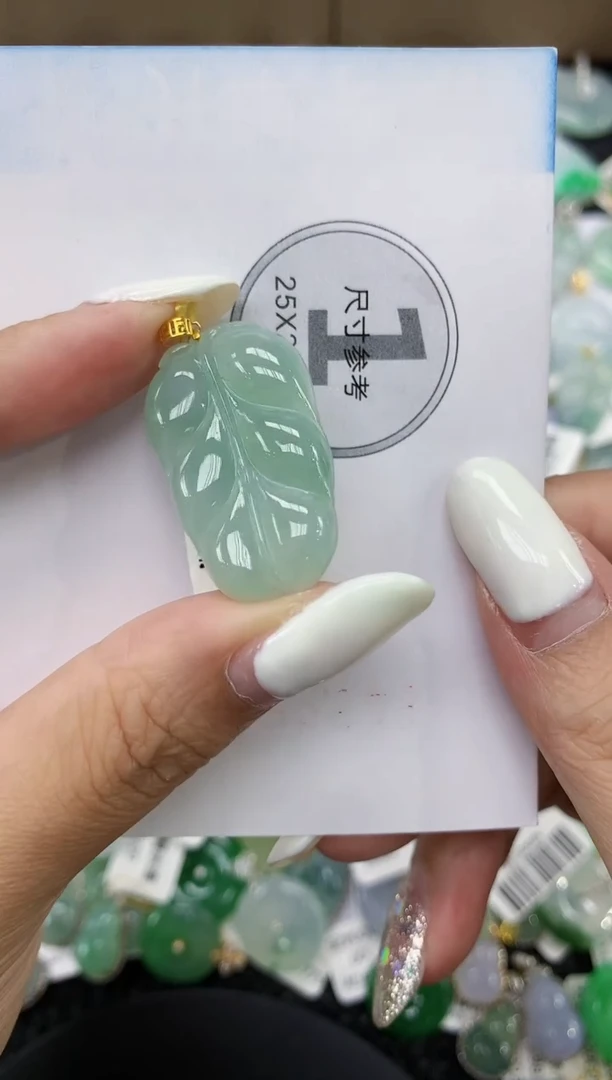 颈饰18K金镶嵌翡翠11111111111