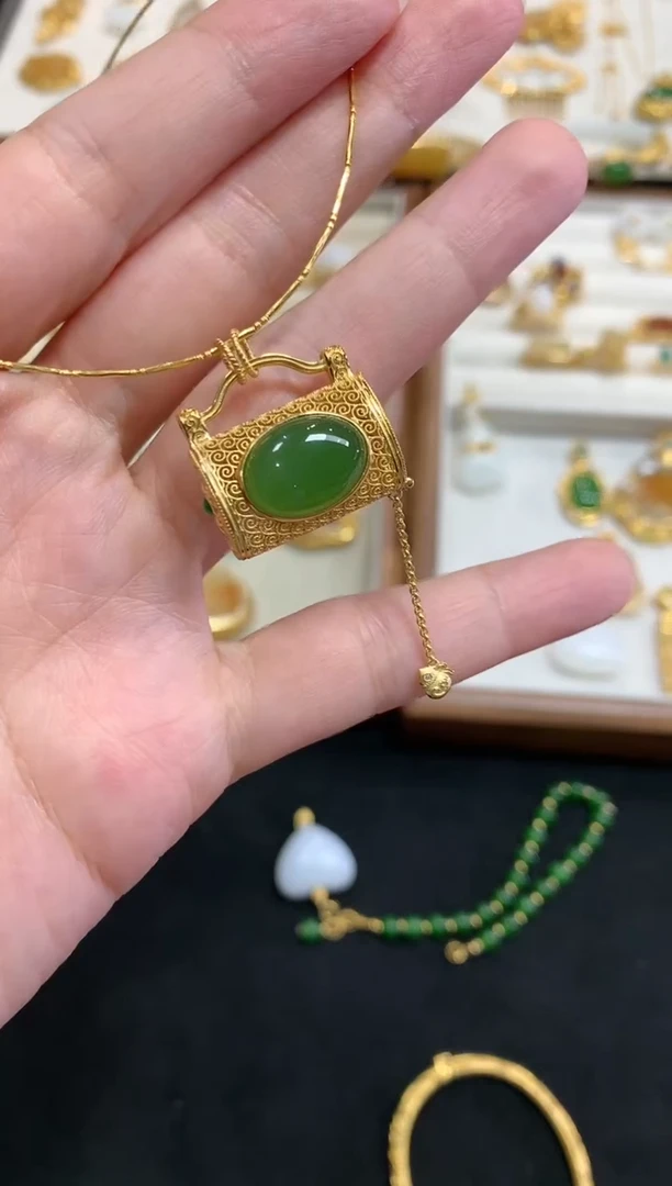 【闪购商品】和田玉吊坠(不含链)18K金镶嵌（不含链）W647|8500