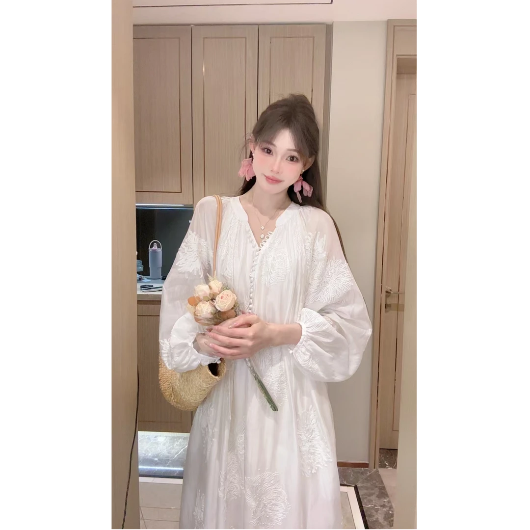 【小狐狸plus】新款春季连衣裙刺绣法式慵懒风气质长裙 YB25005