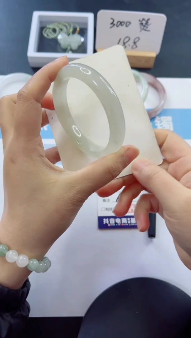 未镶嵌手镯石英质玉 多样性发货A9