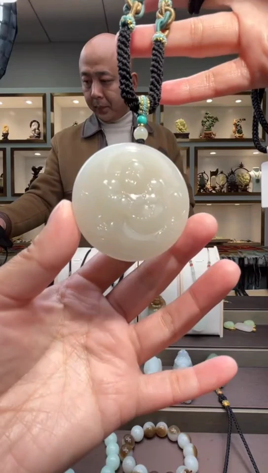 颈饰未镶嵌和田玉苏